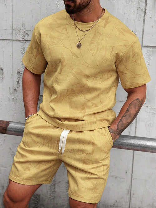 Men's geometric print short-sleeved T-shirt paired with drawstring shorts two-piece set